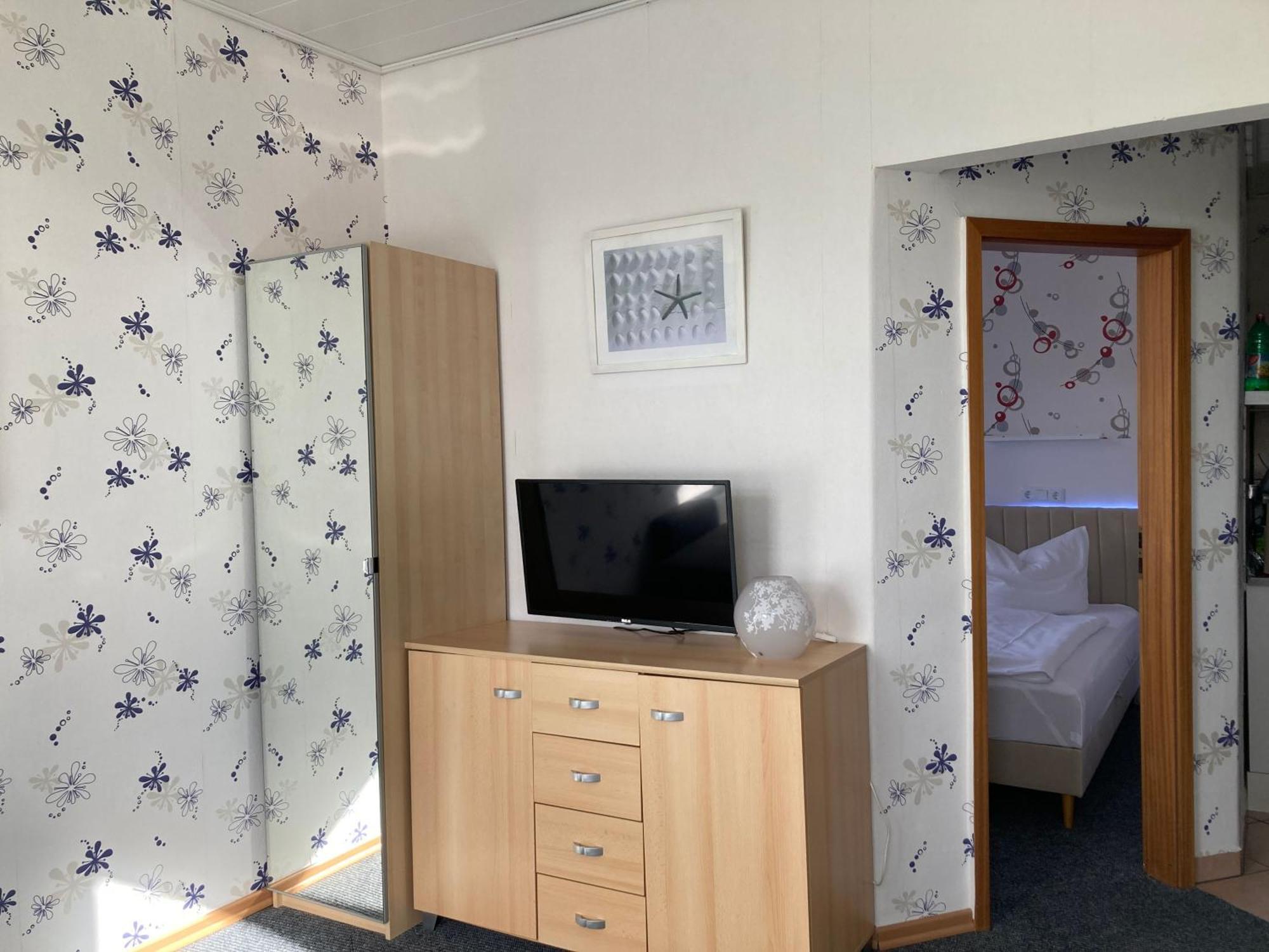 Haus Krabbe Apartments Mit Doppelbetten, Fuer 1-2 Personen, Hunde Kostenfrei Willkommen, Kostenfreier Parkplatz, Zwischen Bremerhaven Und Cuxhaven Gelegen Wremen Bagian luar foto
