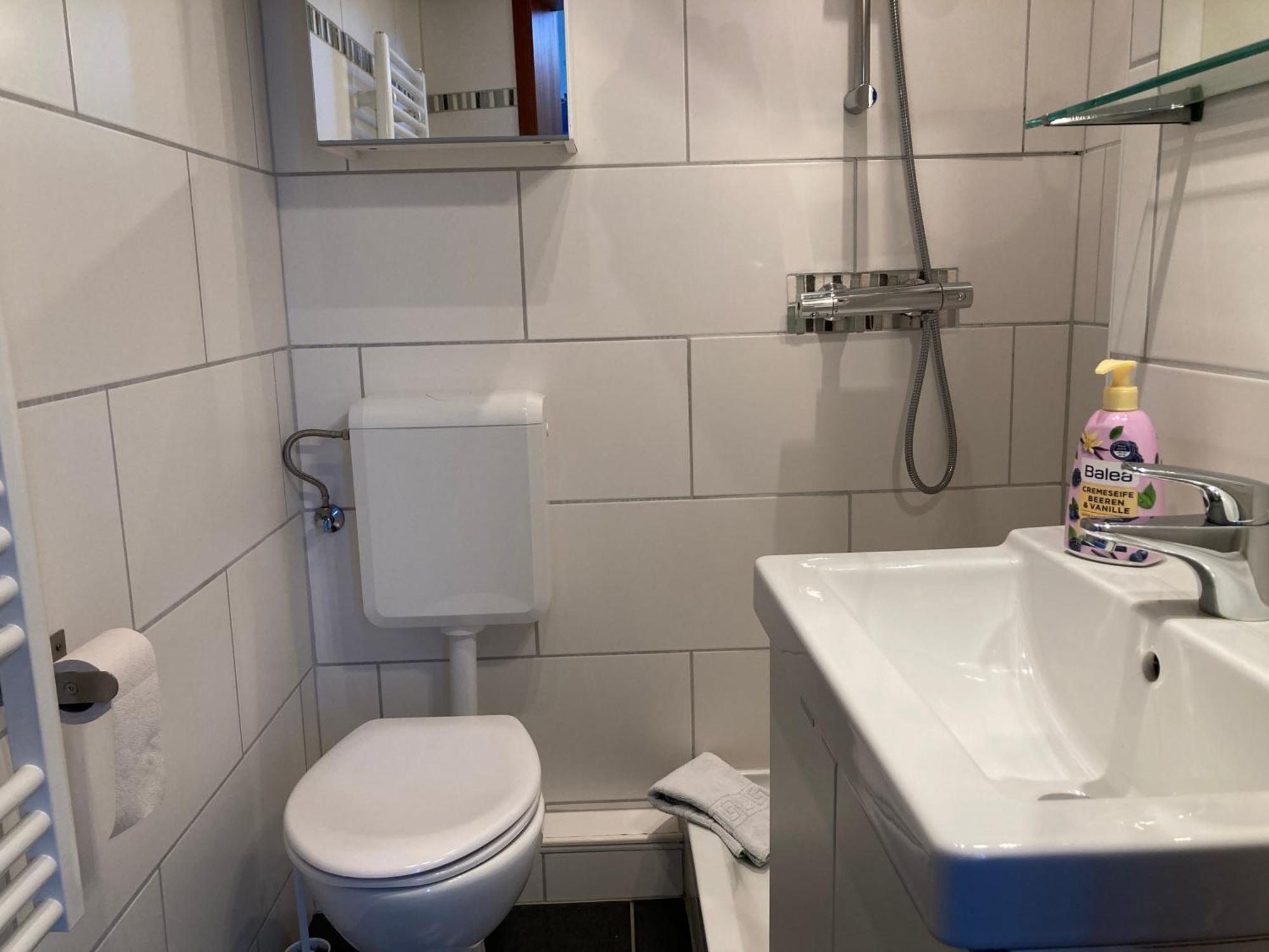 Haus Krabbe Apartments Mit Doppelbetten, Fuer 1-2 Personen, Hunde Kostenfrei Willkommen, Kostenfreier Parkplatz, Zwischen Bremerhaven Und Cuxhaven Gelegen Wremen Bagian luar foto